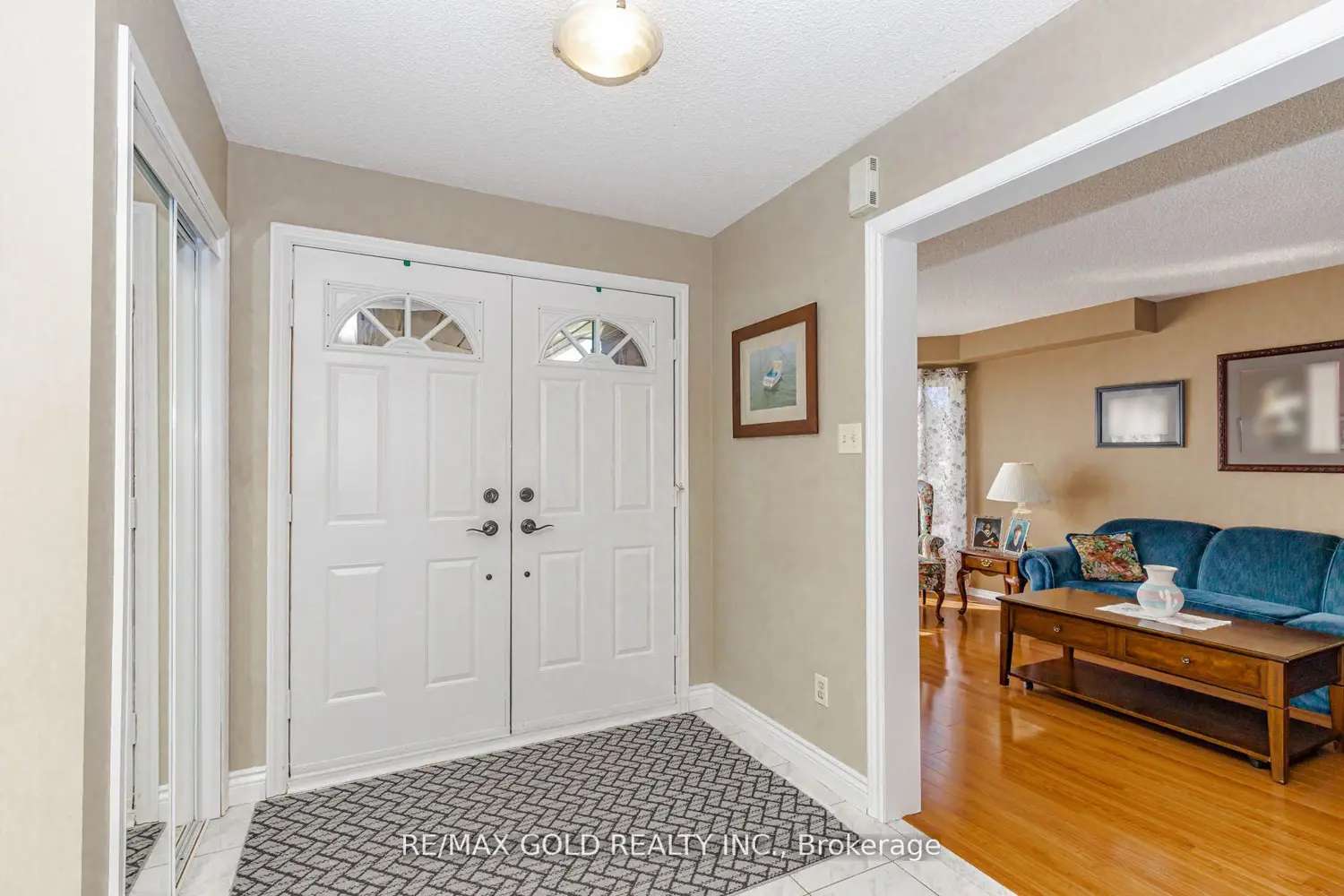 25 Adirondack Crescent photo 2