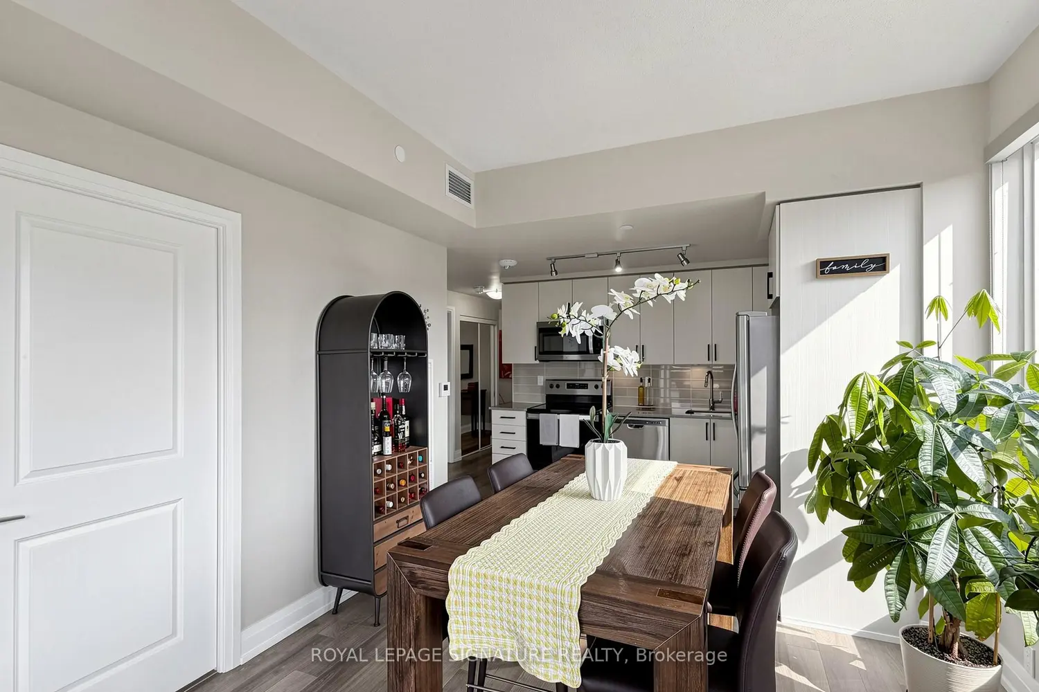 3121 Sheppard Avenue 503 photo 4