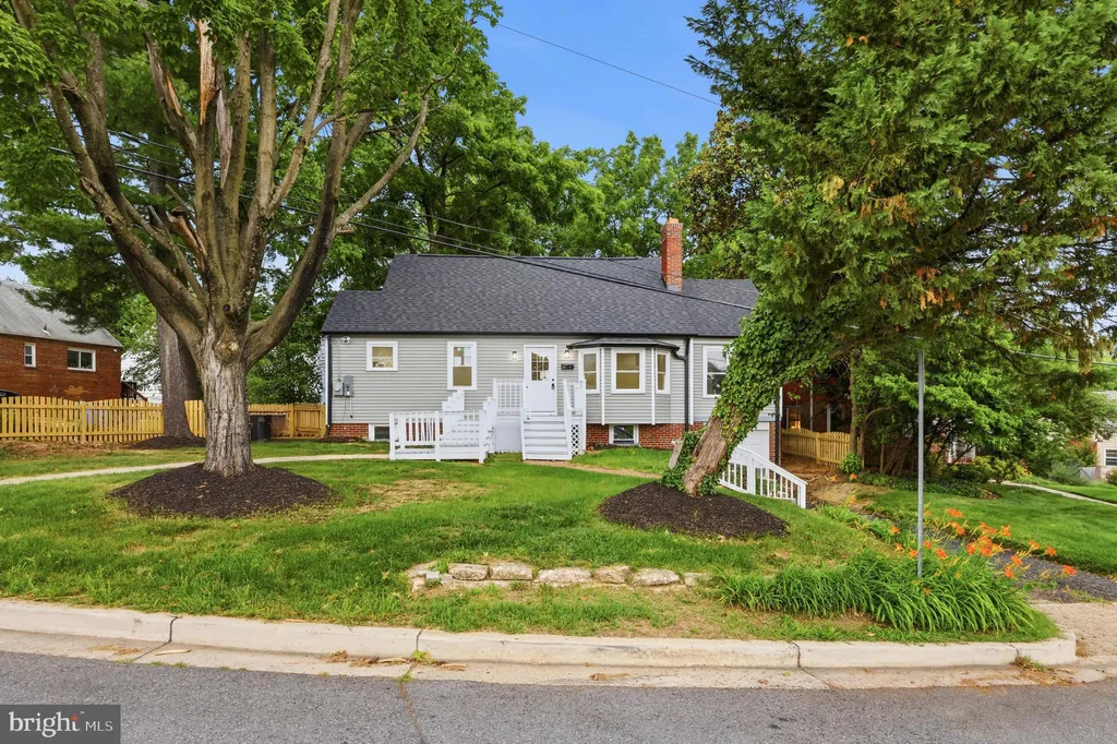 805 Langley Drive, Silver Spring, MD 20901 photo 2