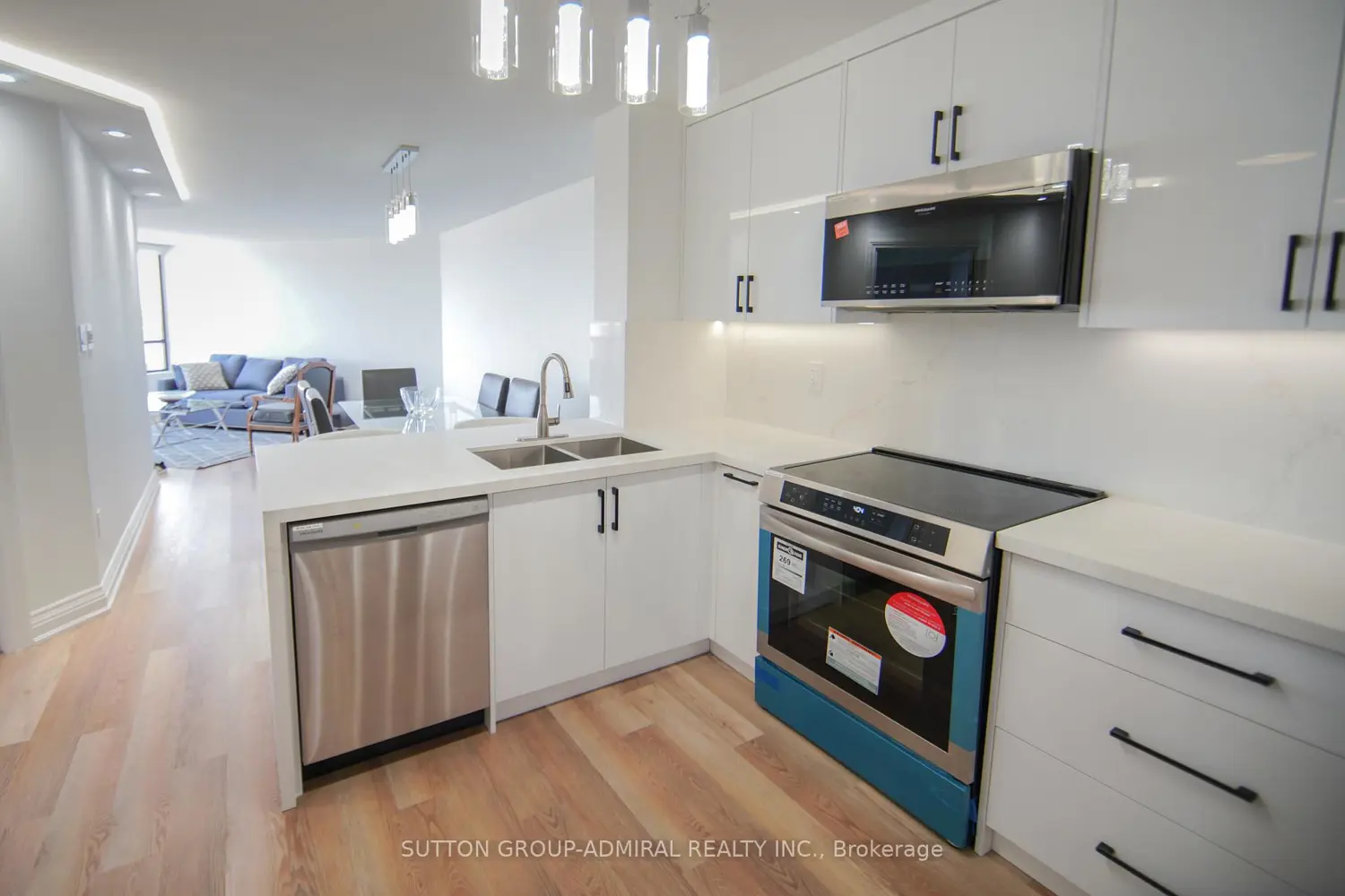 7420 Bathurst Street #606 photo 4