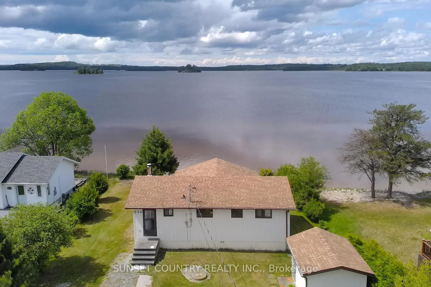 224 Lakeshore Drive photo 2