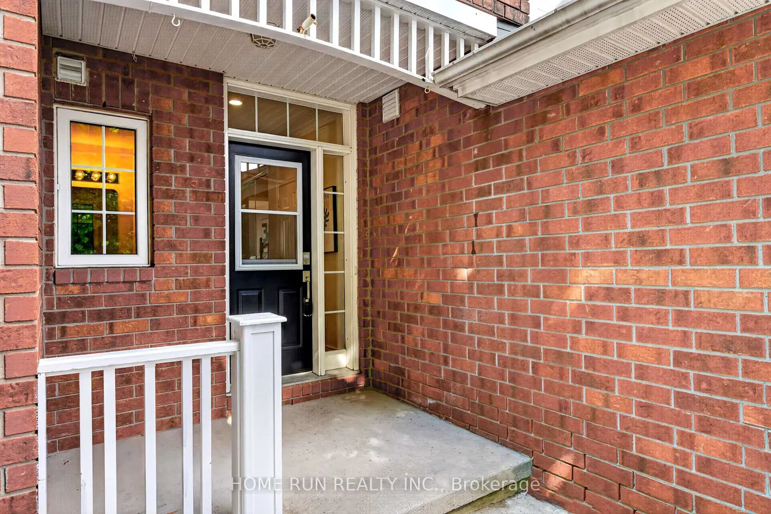 164 Gray Crescent photo 2