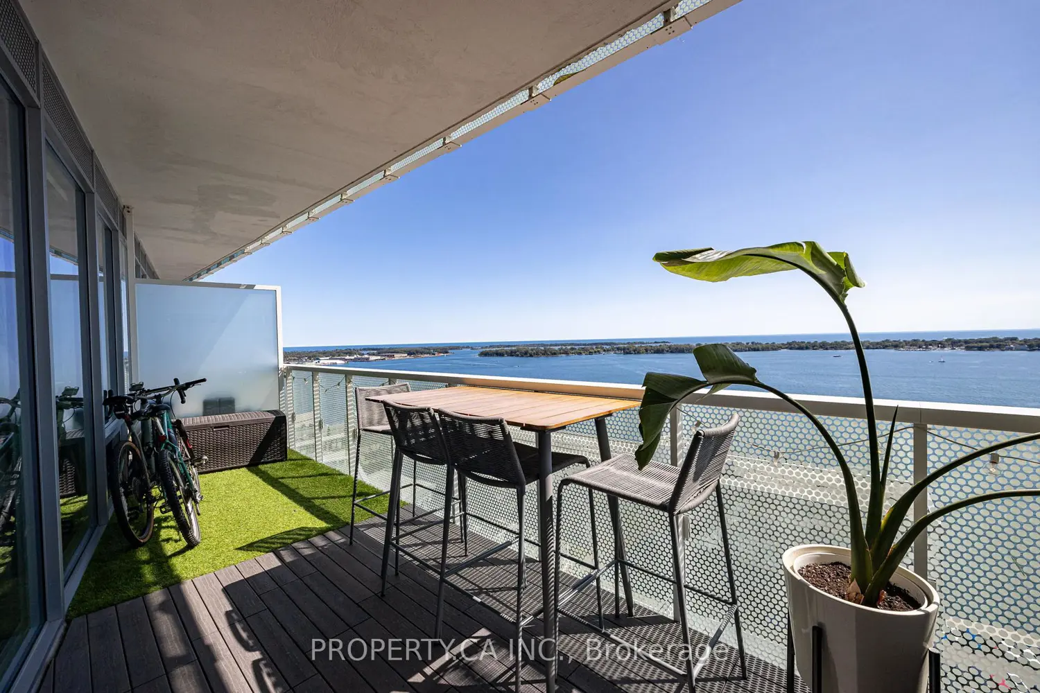 15 Queens Quay 2203