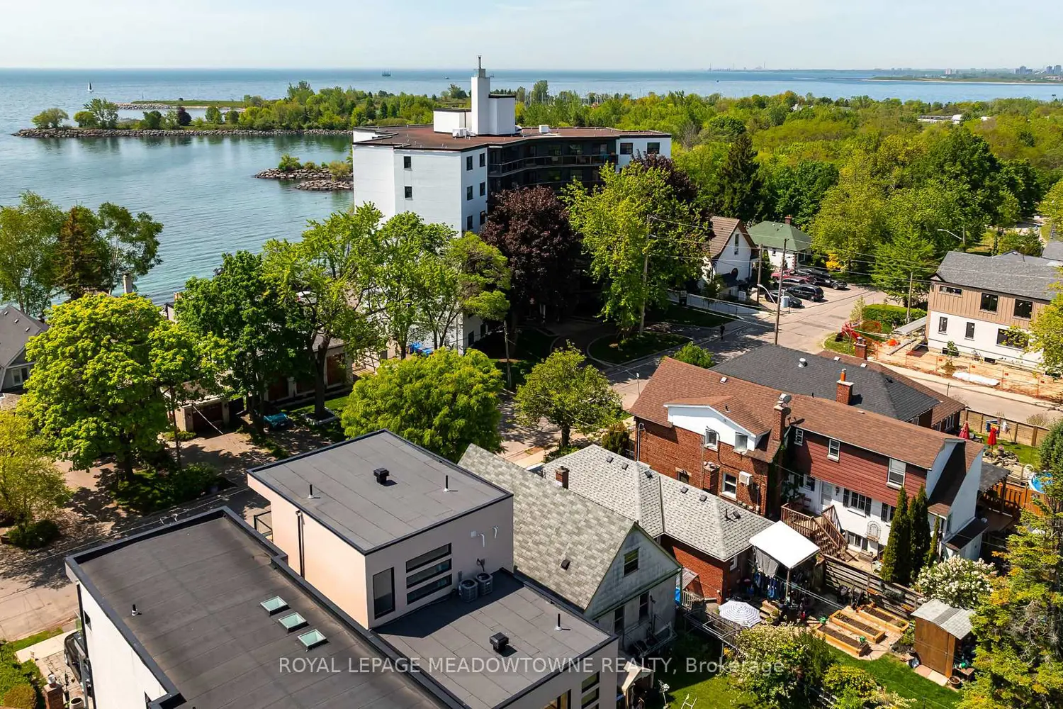 182 Lakeshore Drive photo 3
