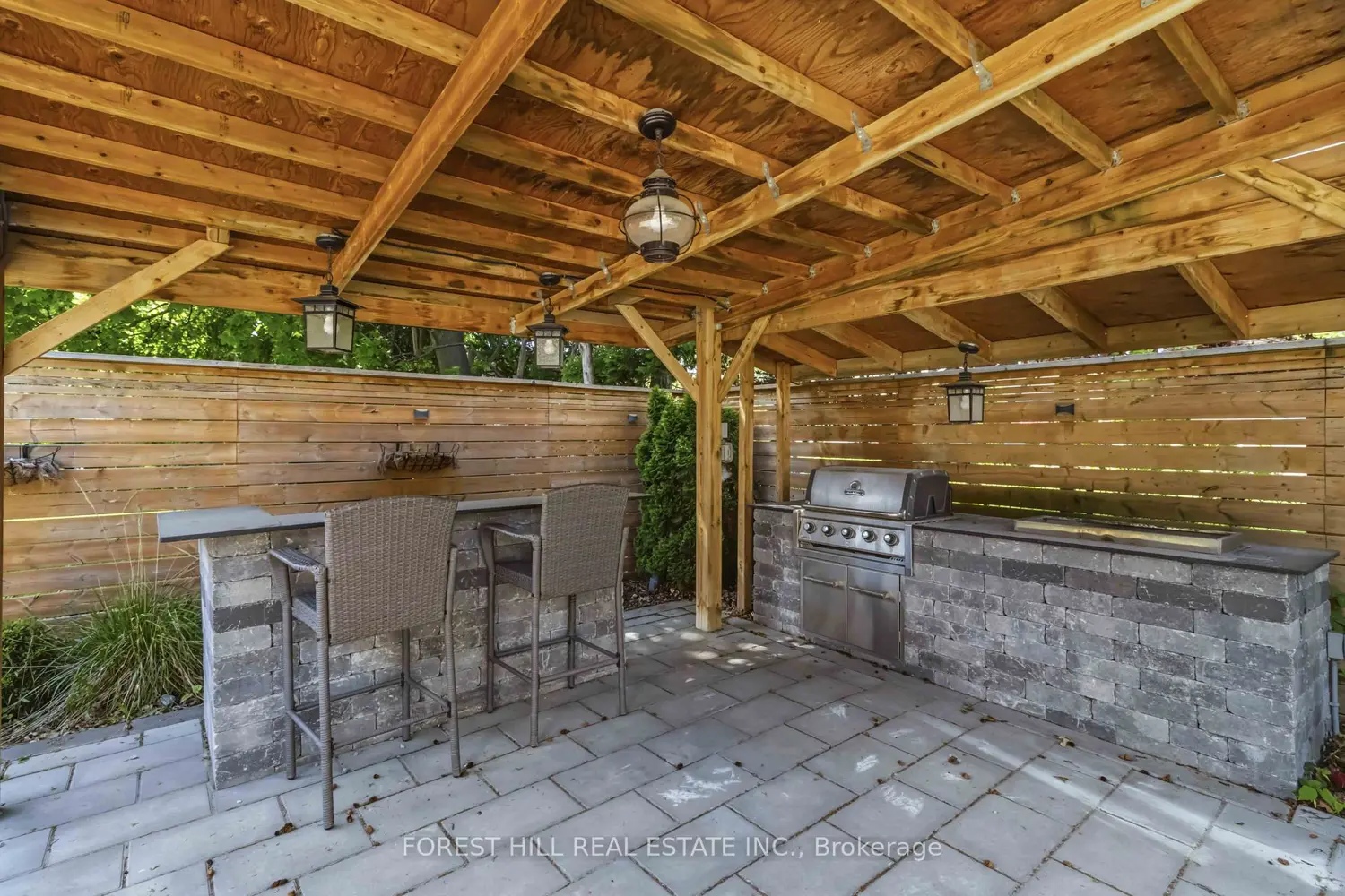 47 Harding Boulevard photo 5