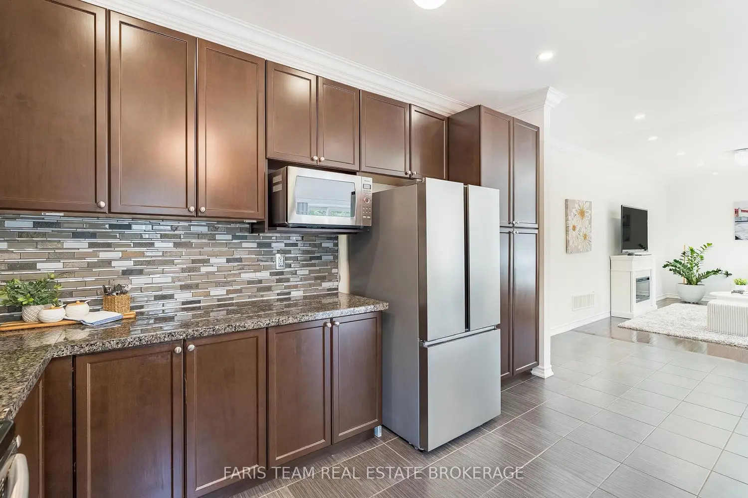 787 Freemont Court photo 4