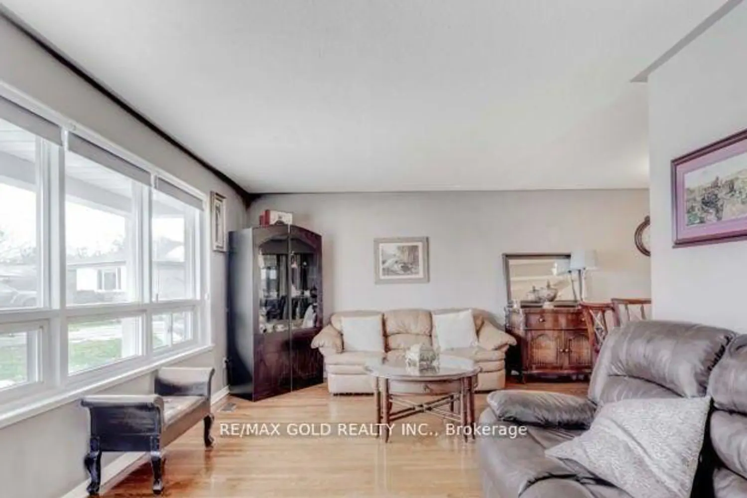 6 Monaco Court photo 3