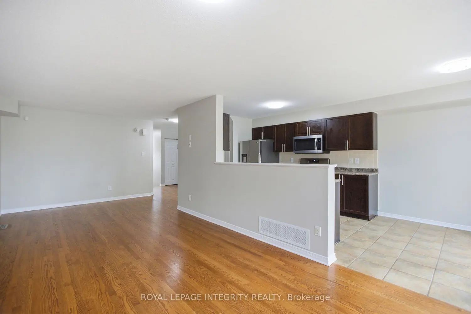 354 Rolling Meadow Crescent photo 4