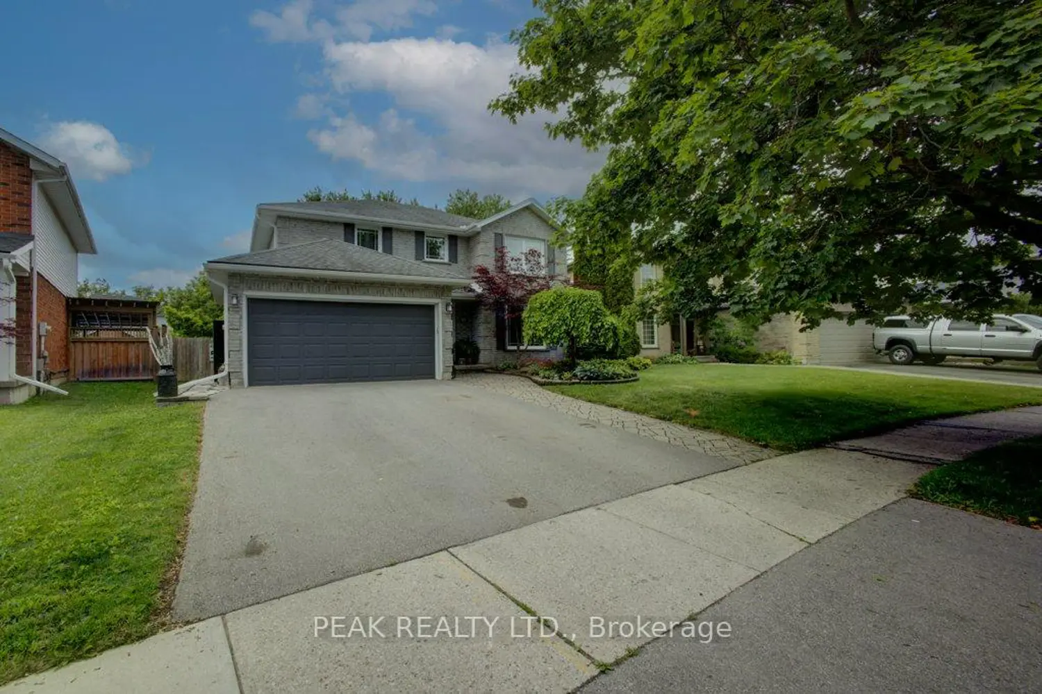57 Robertson Crescent photo 2