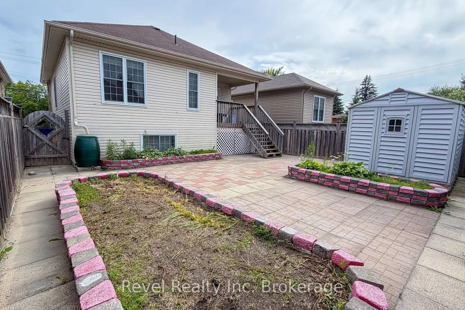 156 Greenwood Avenue photo 2