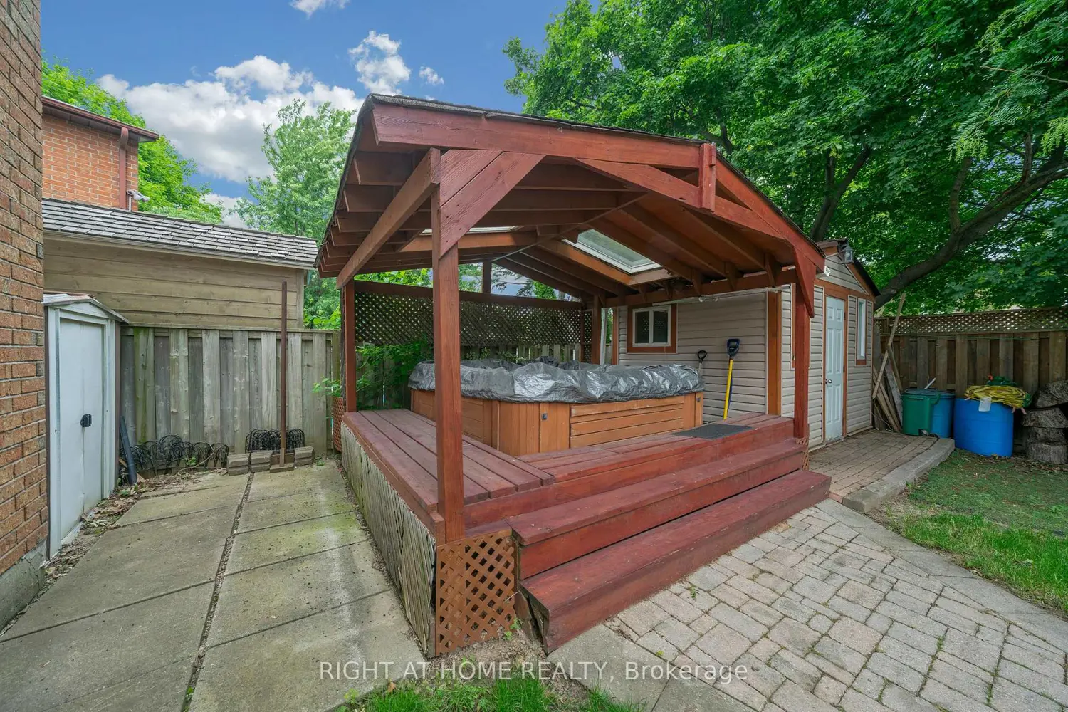 2573 Oshkin Court photo 5