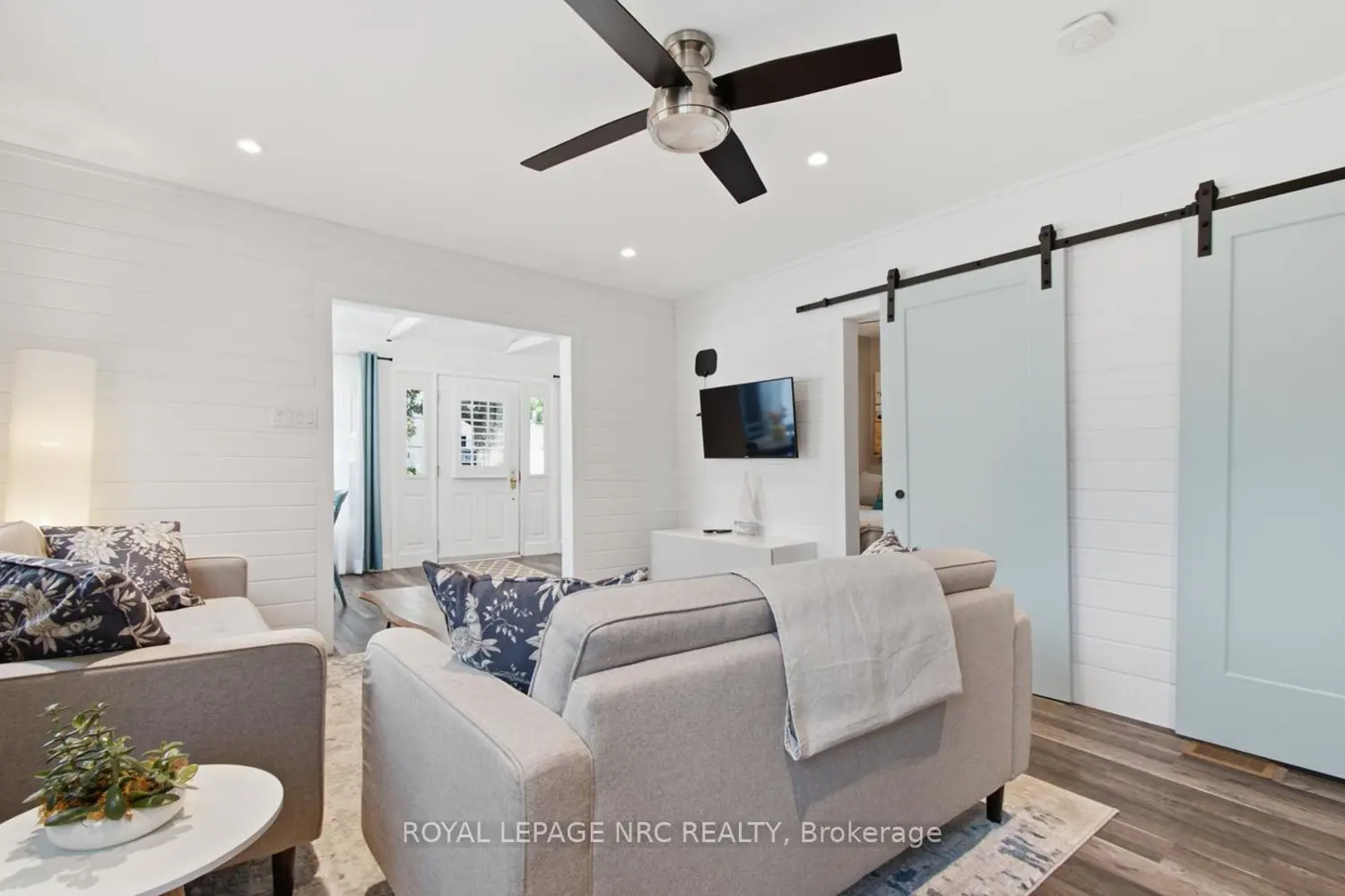 352 Cherrywood Avenue photo 3