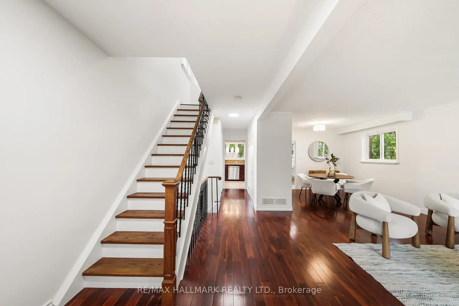 65 Allview Crescent photo 3