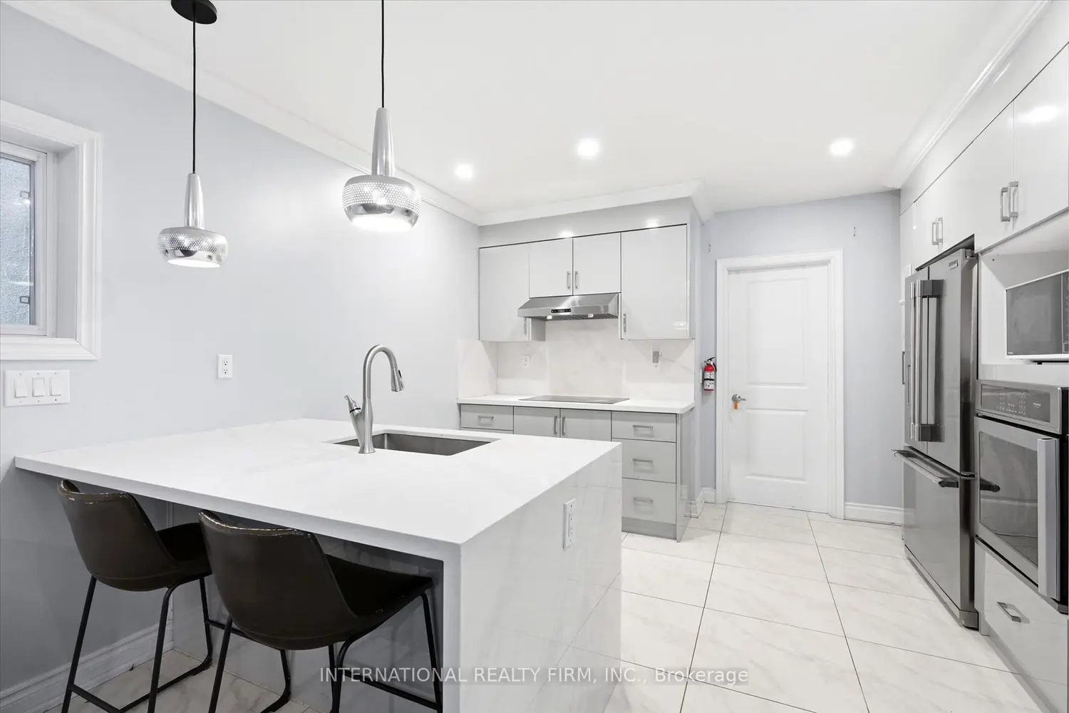 568 Delaware Avenue photo 3