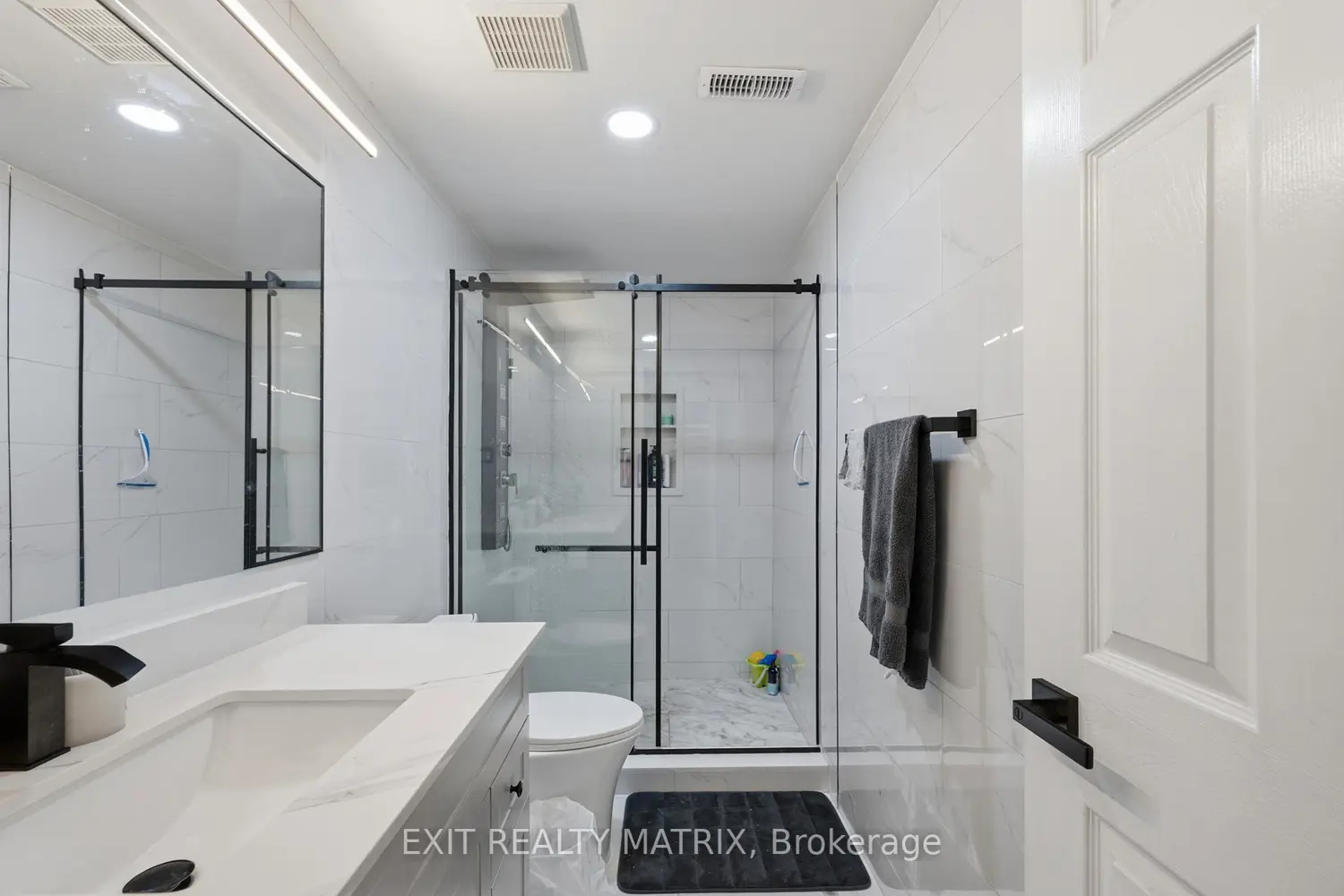 1511 Rumford Drive photo 3