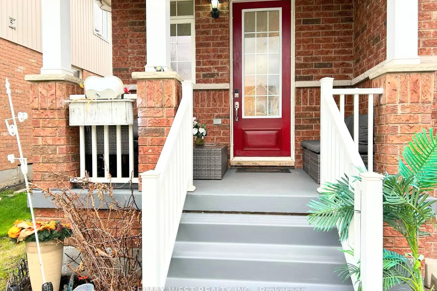 52 Legion Way photo 3