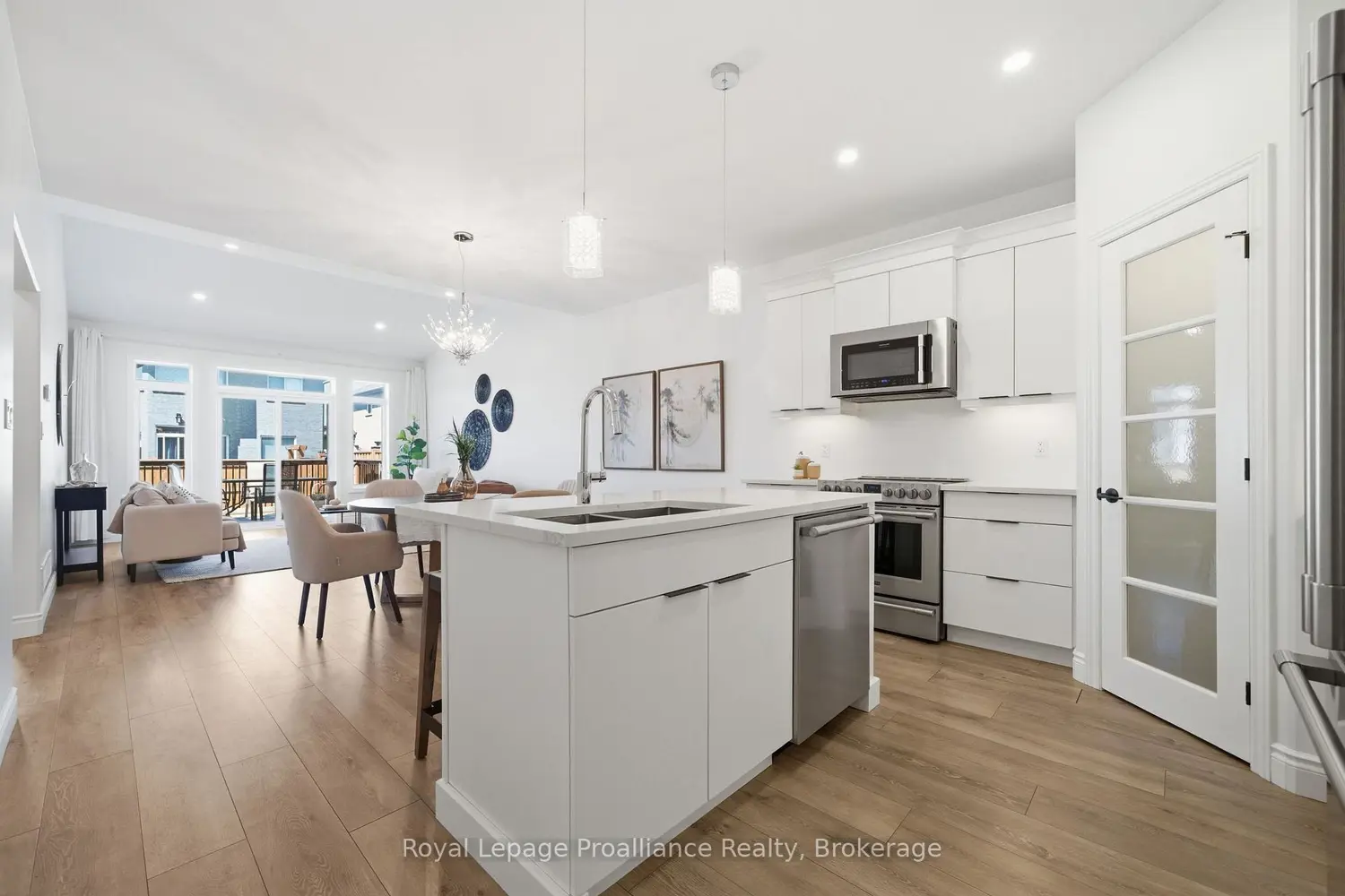 17 Raycroft Drive photo 3