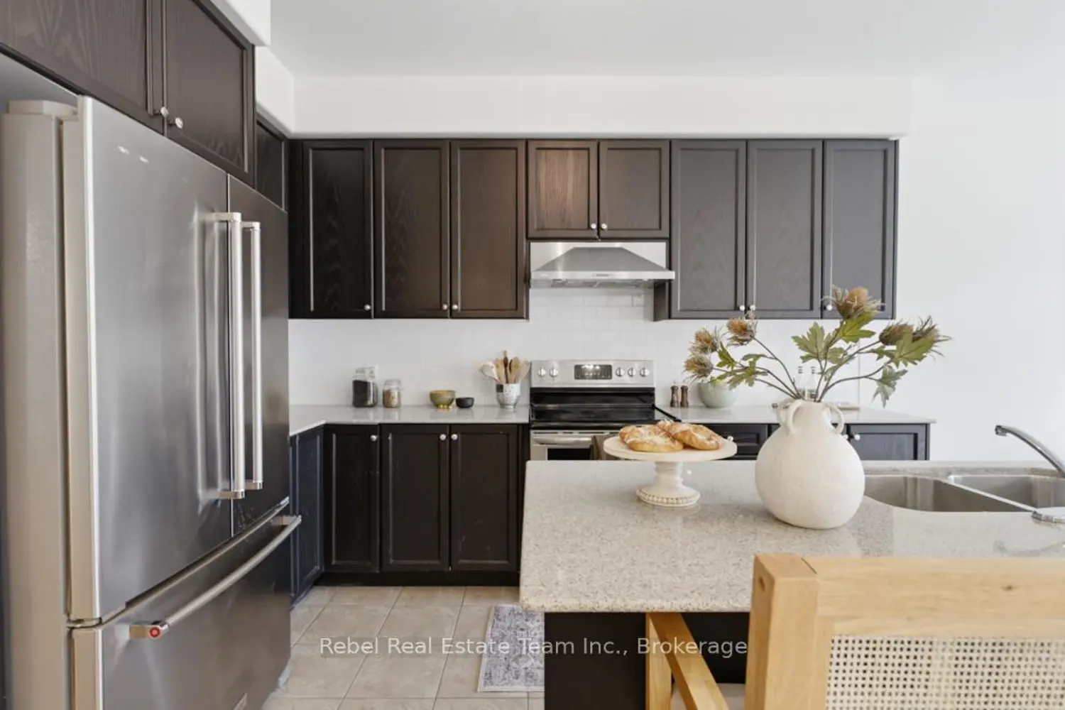 1849 Silverstone Crescent photo 5