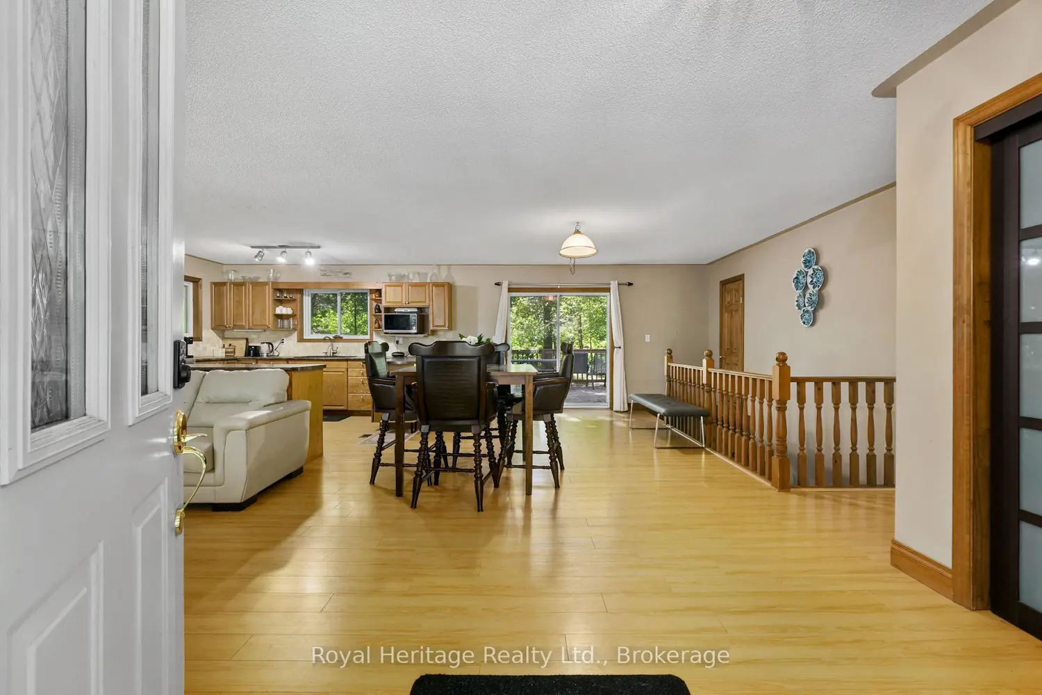 691 Hansen Road photo 4