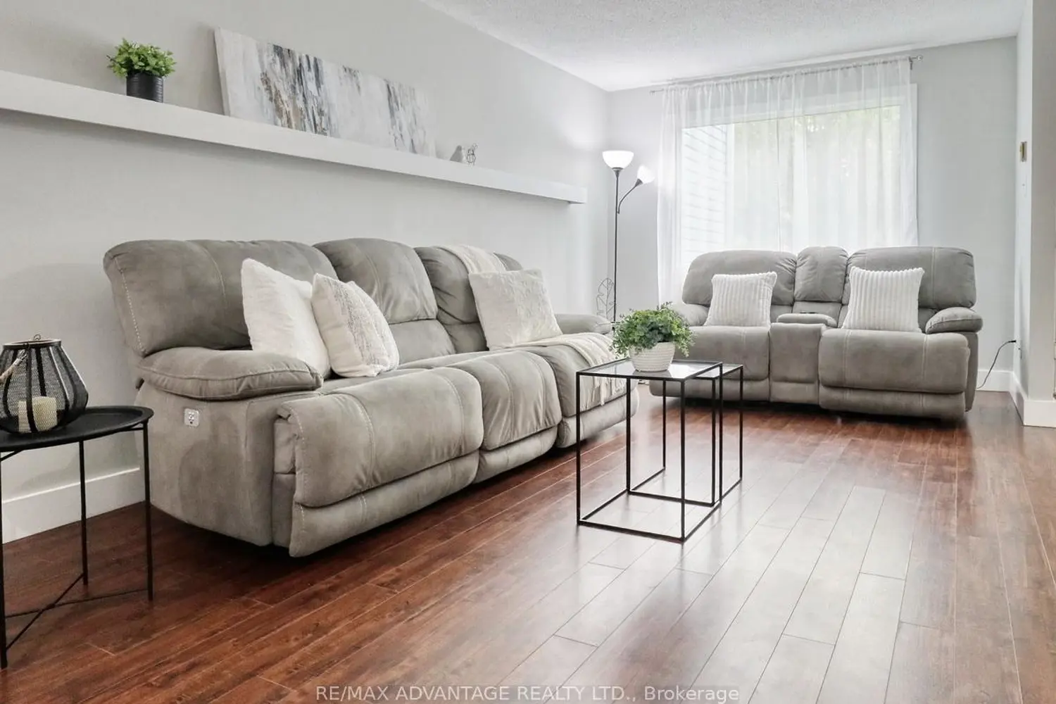 132 Monmore Road photo 4