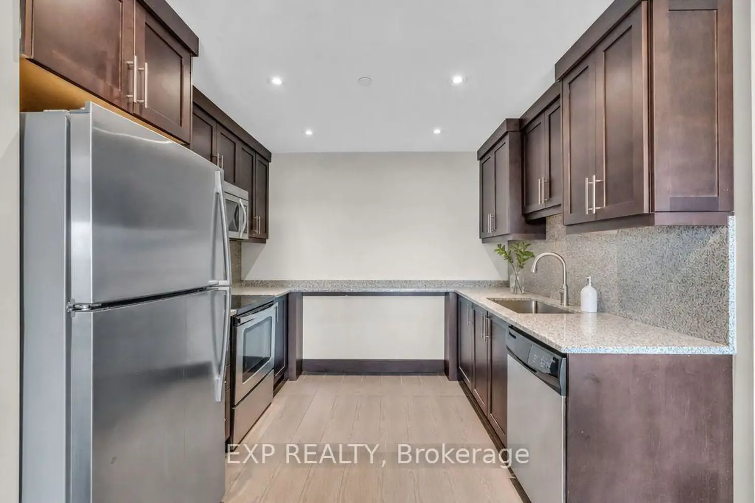 1107 Richmond Street 1107 photo 5