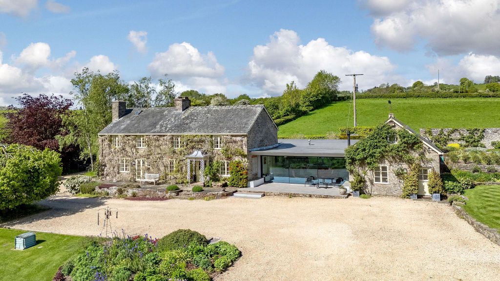 4 bed barn conversion for saleHuntington, Kington, Herefordshire HR5