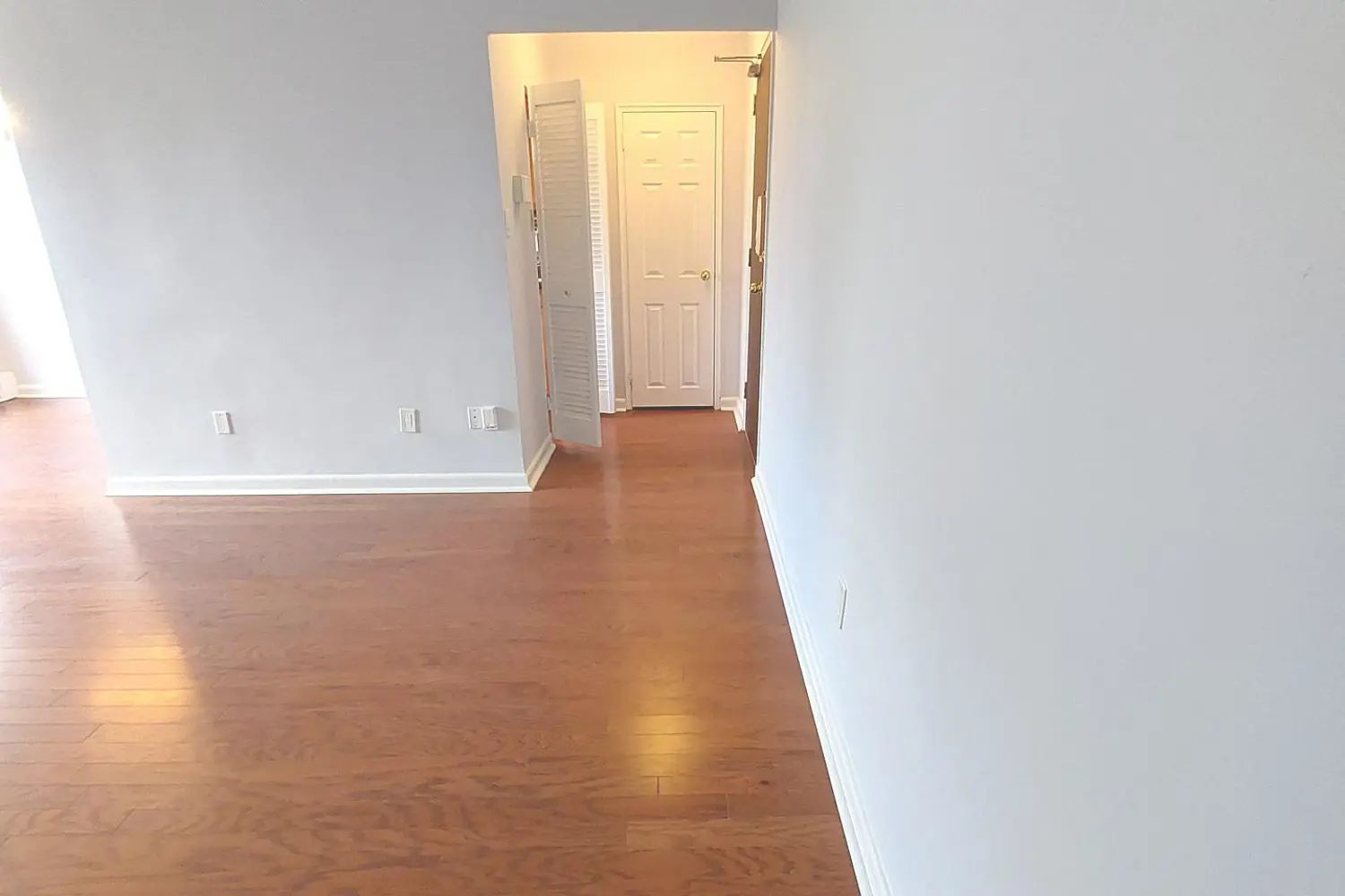 921 Midland Avenue 504 photo 2