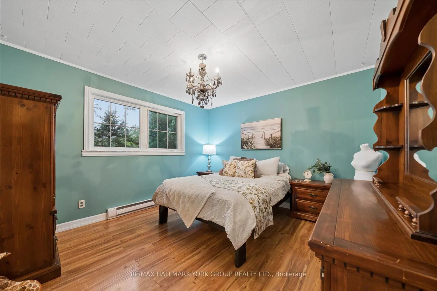 47 Sunnidale Boulevard photo 2