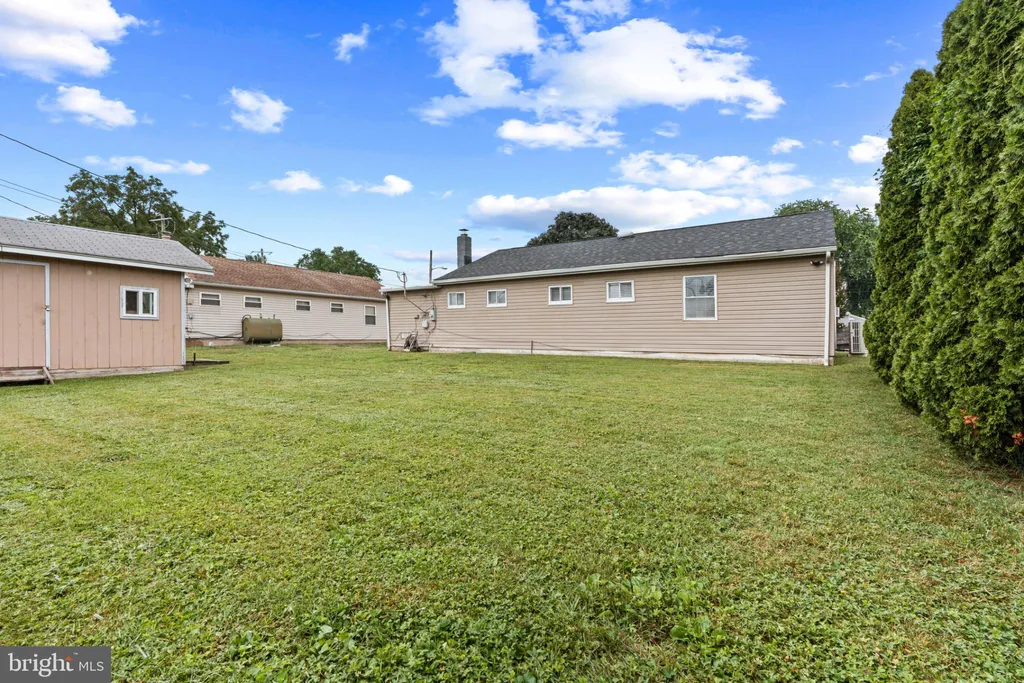 66 Chesterfield Drive, New Castle, DE 19720