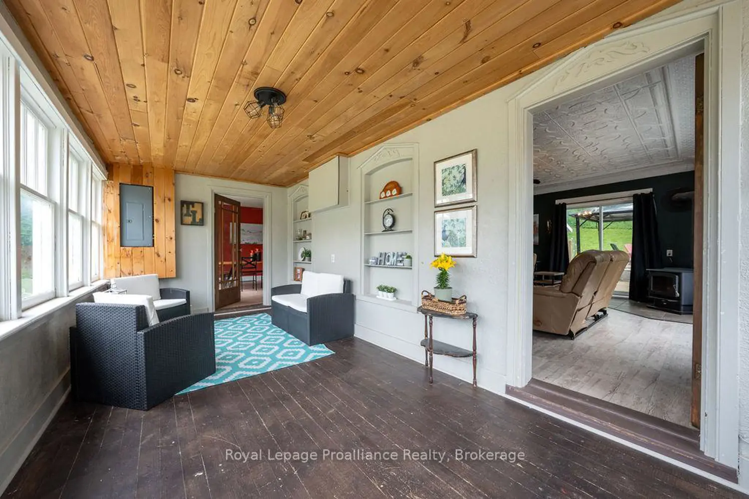 2574 Springbrook Road photo 2
