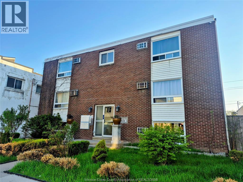 7-821 Pillette , Windsor, ON, N8Y3B4