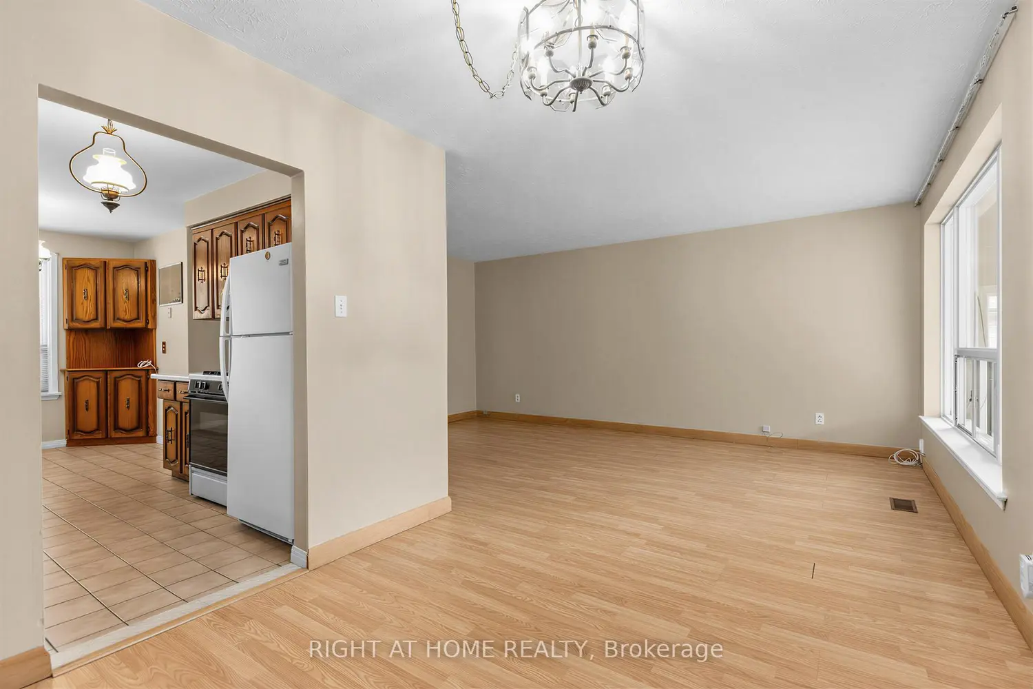 12 Candlewood Crescent photo 5
