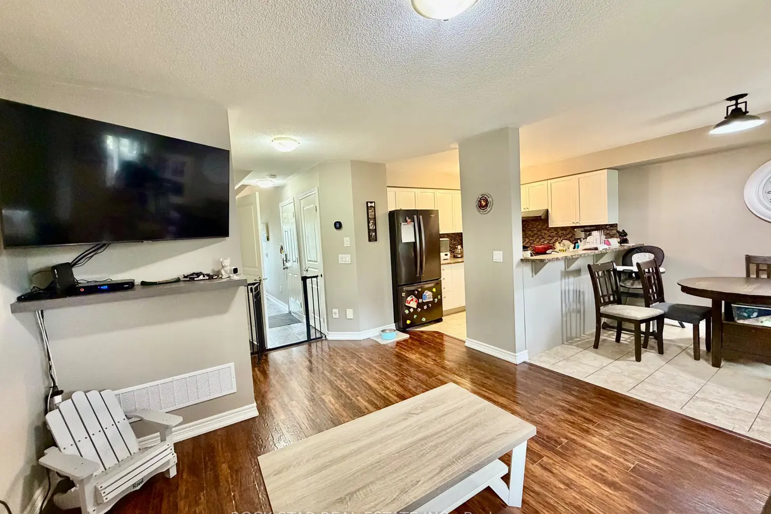 416 Orvis Crescent photo 2