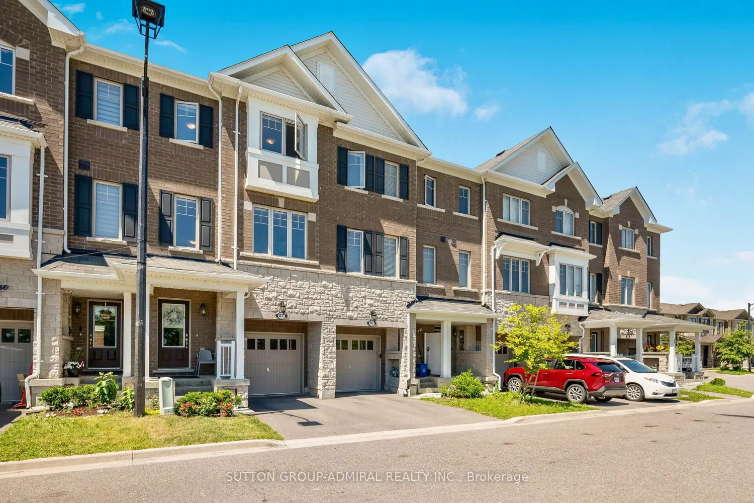 82 Hibiscus Lane photo 3
