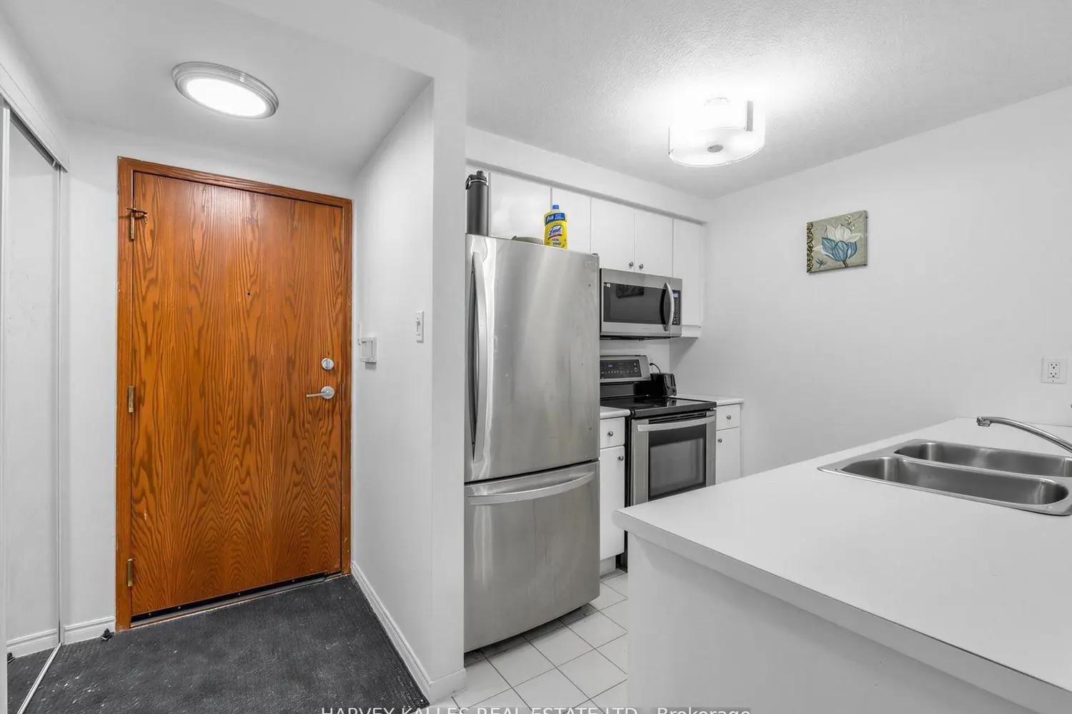 10 Yonge Street 705 photo 4