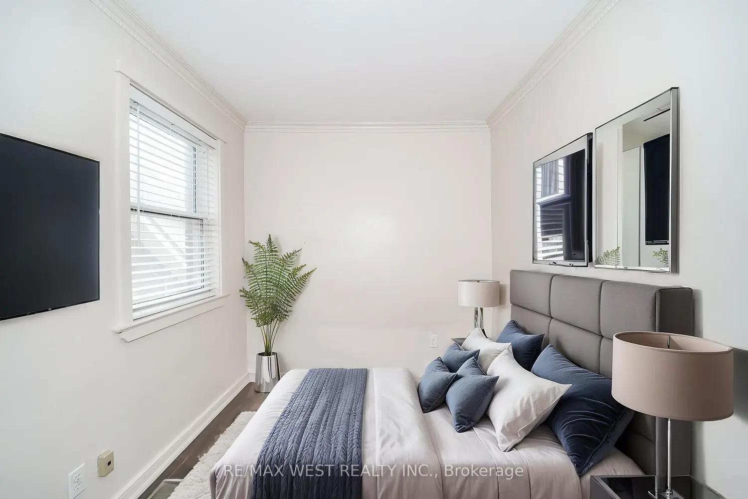 31 Woodmount Avenue photo 5