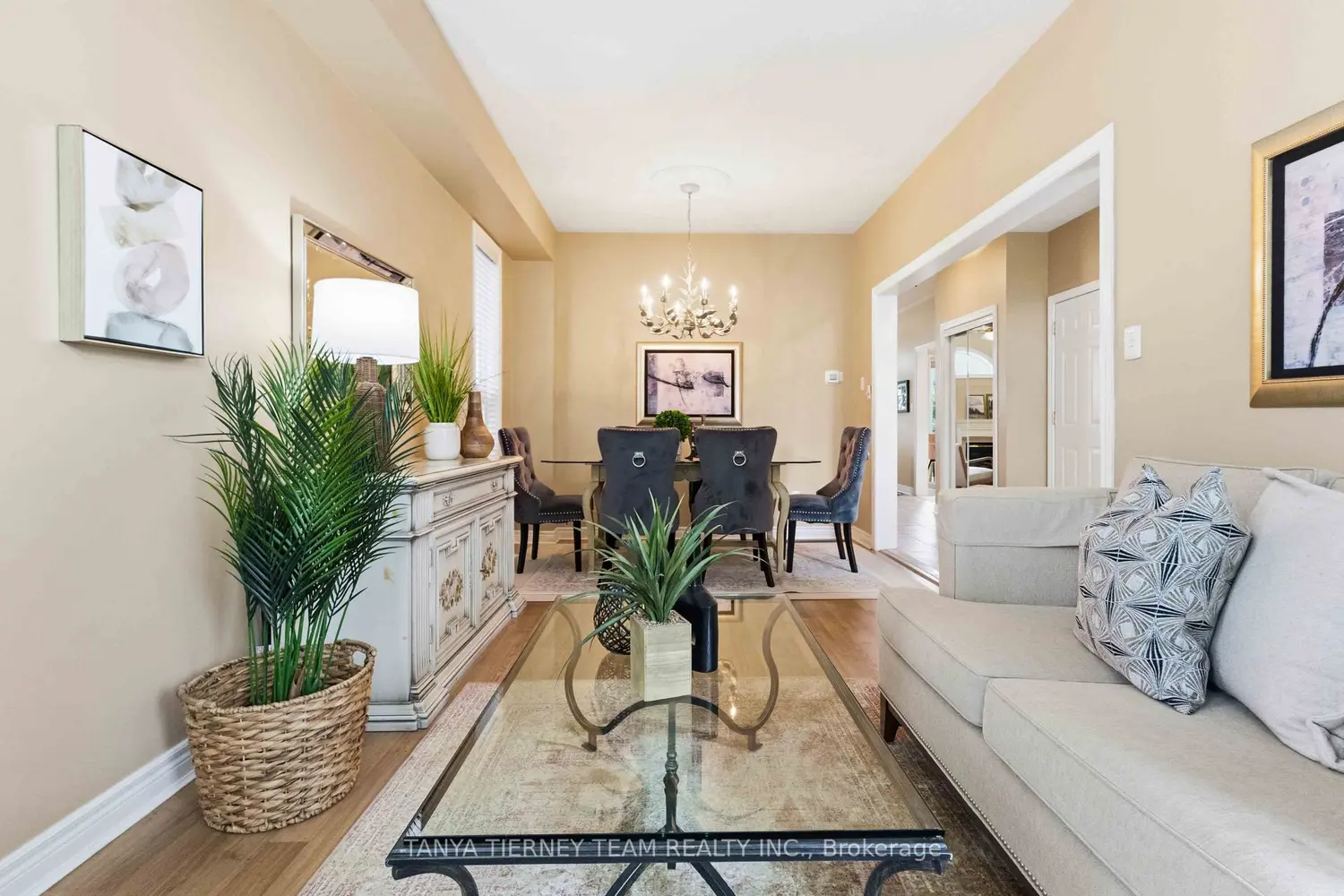 23 Cody Avenue photo 2