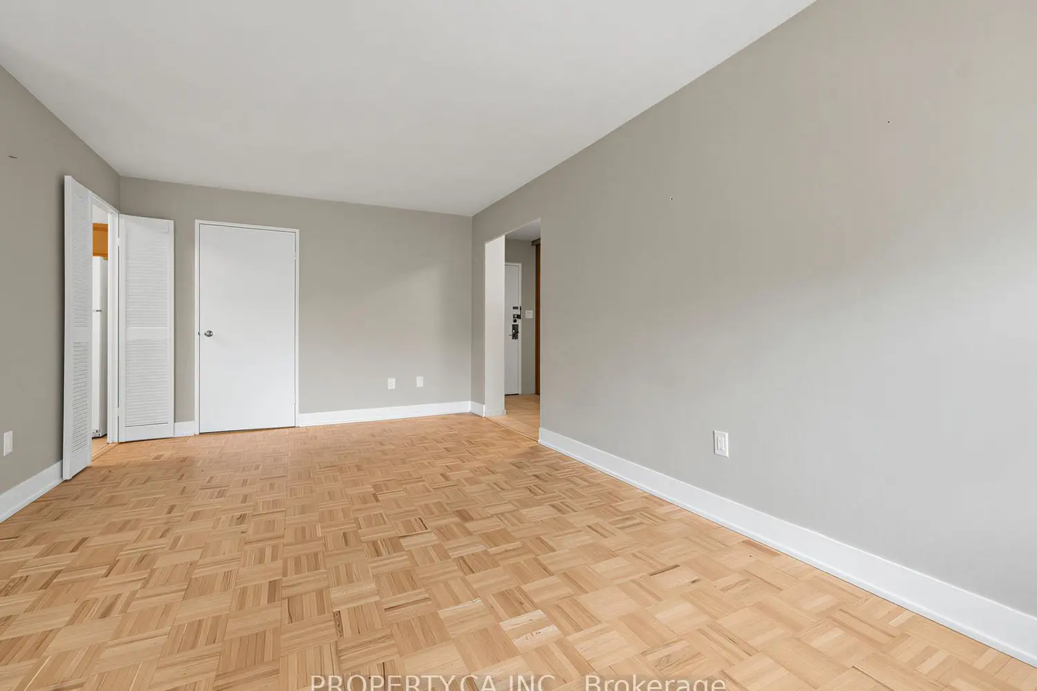 10 Edgecliff Golfway 708 photo 5