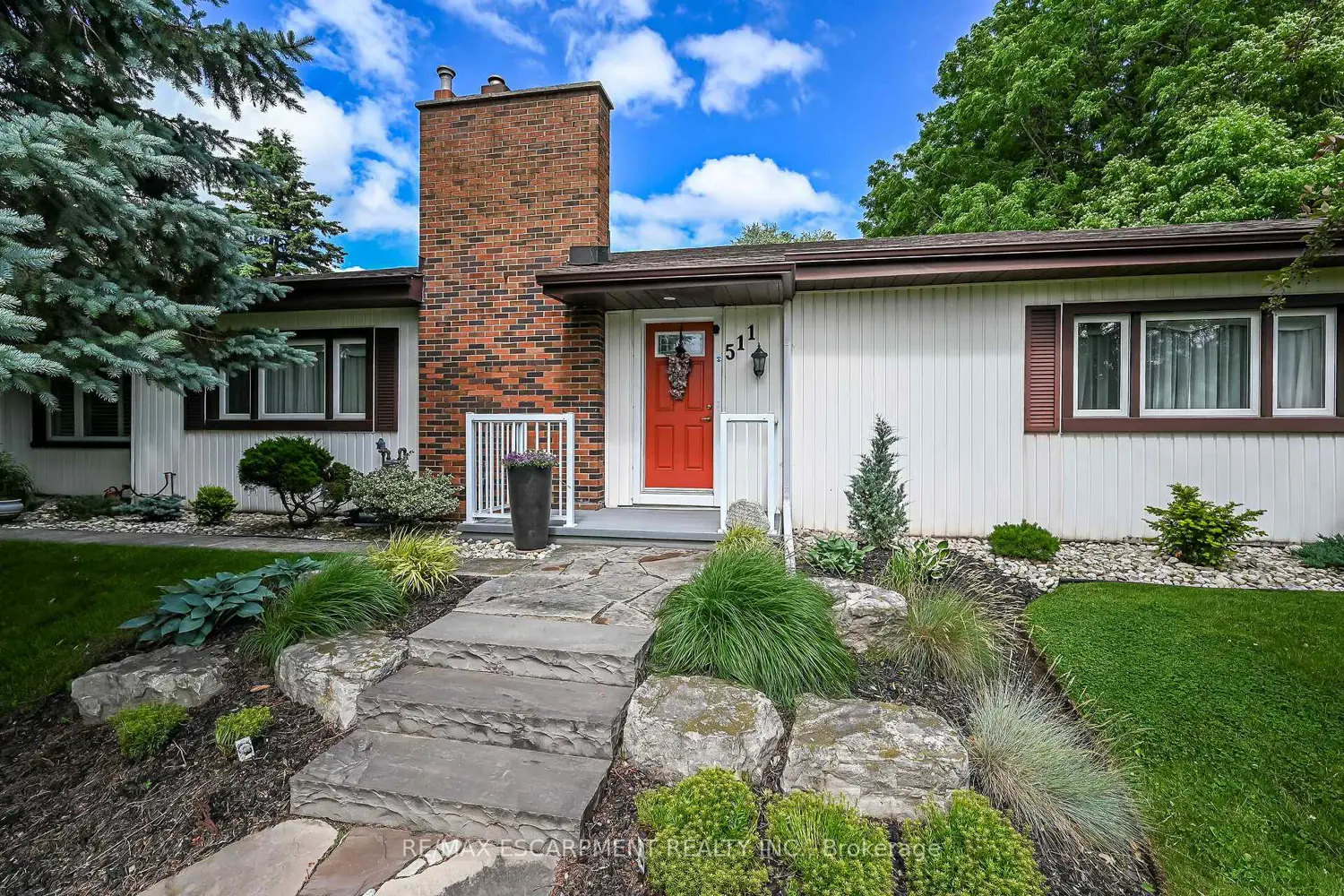 511 Fiddlers Green Road photo 2