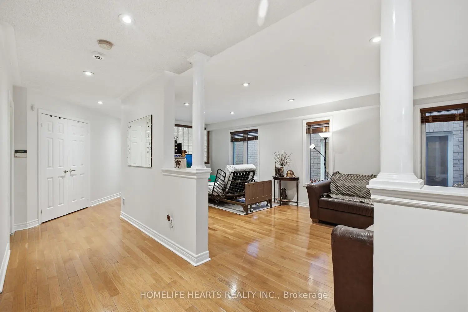 1077 Knotty Pine Grove photo 5