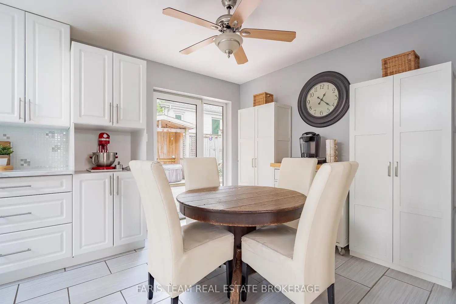 82 Bayview Drive photo 2