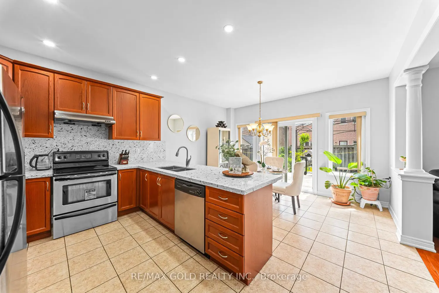 14 Dovehaven Crescent photo 5
