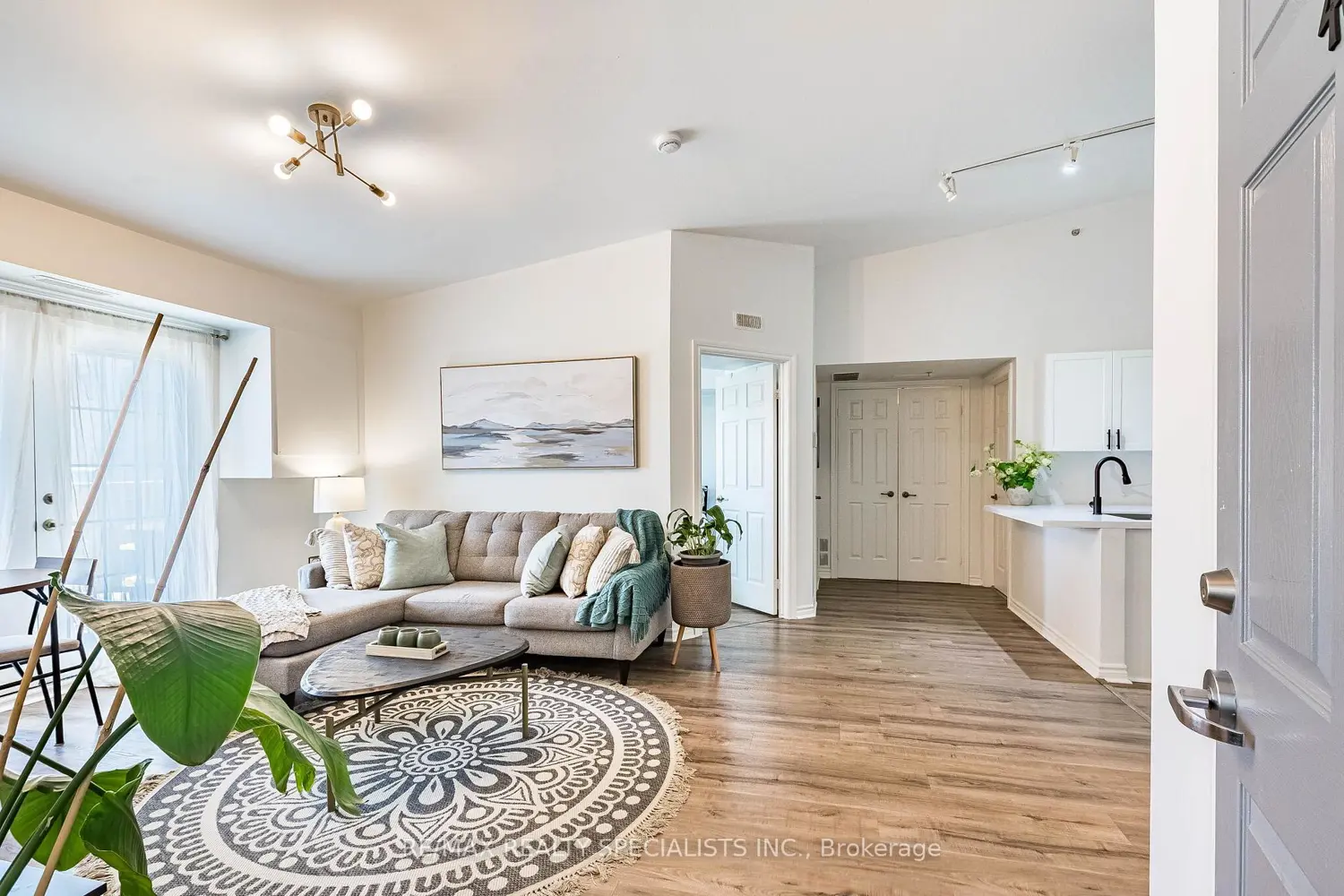 1480 Bishops Gate 406 photo 2