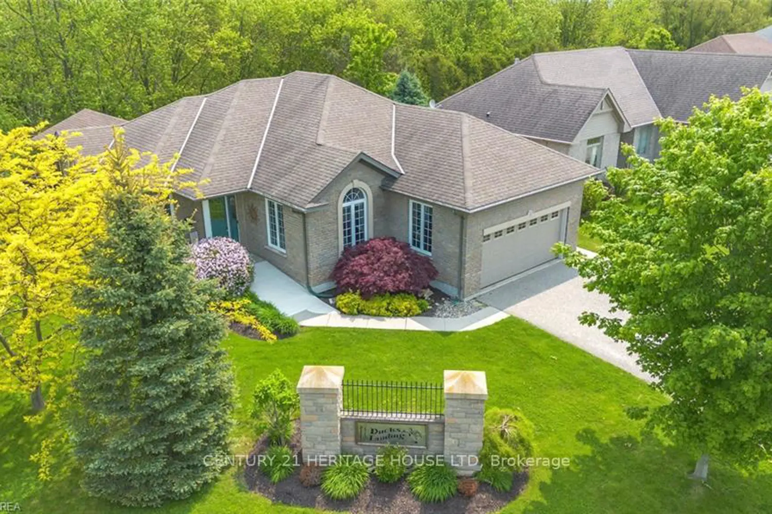 2 Hunter Drive photo 2