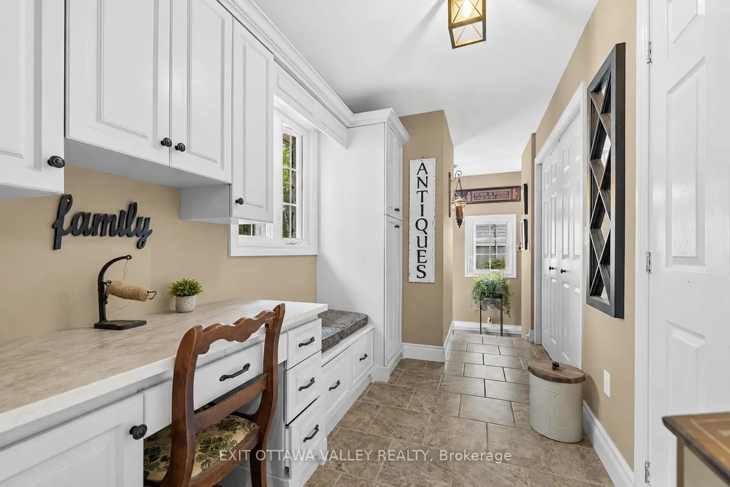 605 Elizabeth Street photo 2