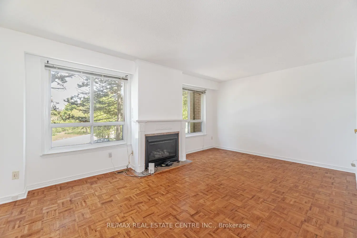 122 Moregate Crescent photo 3