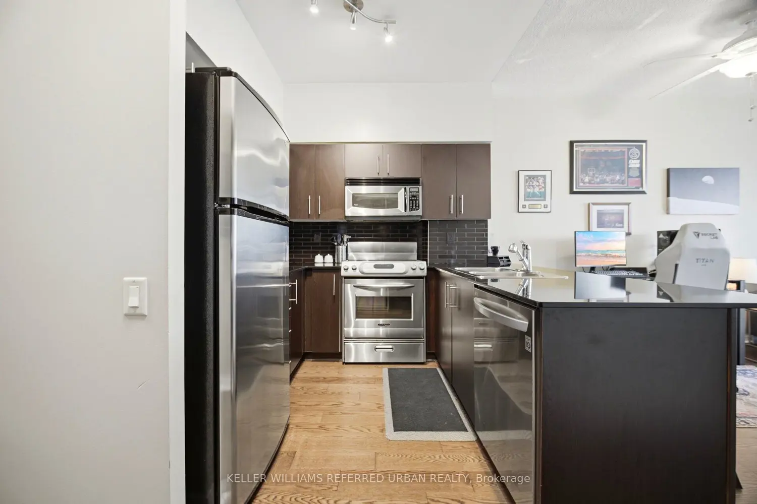 15 Windermere Avenue 601 photo 5