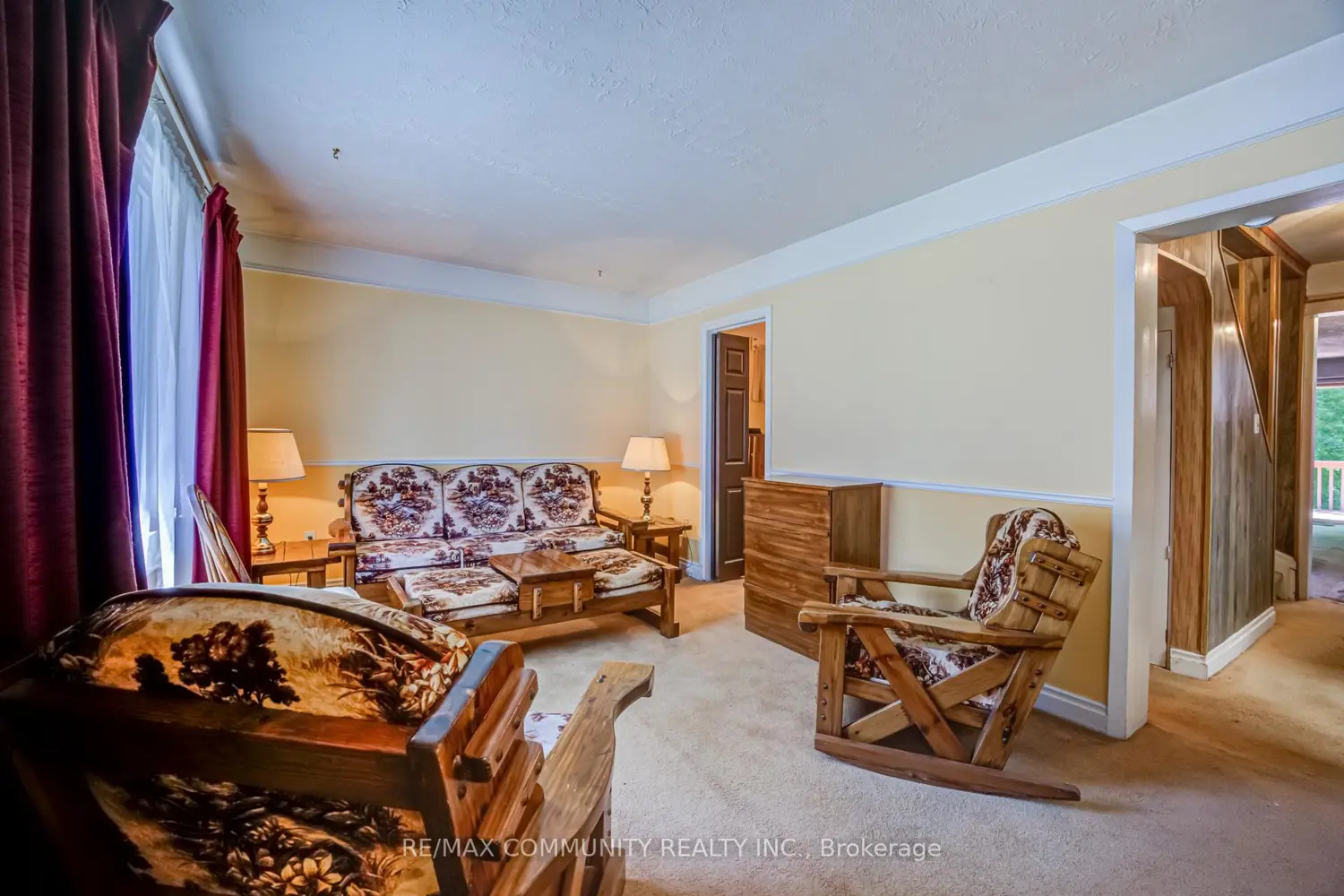 449 Ritson Road photo 4