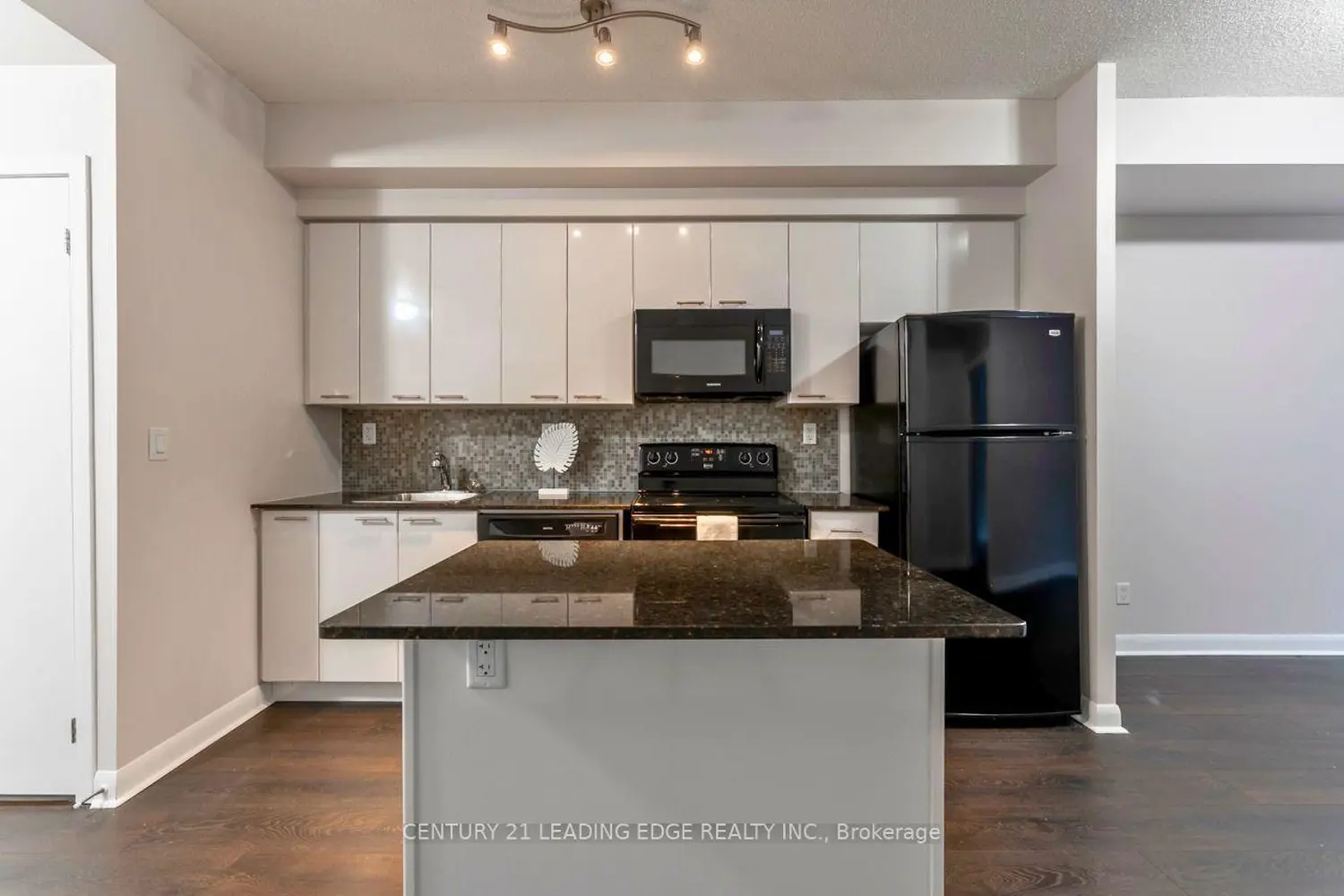 15 Bruyeres Mews 517 photo 2