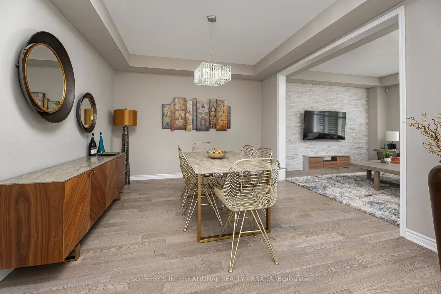 1056 Foxtail Crescent photo 5